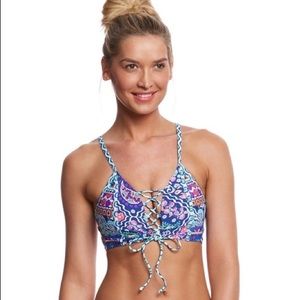 REACTION KENNETH COLE LACE UP BIKINI TOP 36 B/C